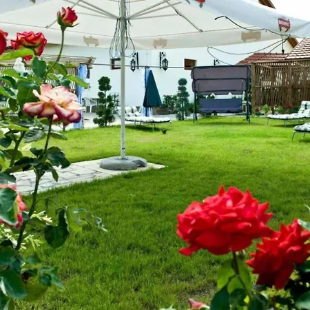 Alojamento de Acomodação e Pequeno-almoço Castle Wellness Sosto