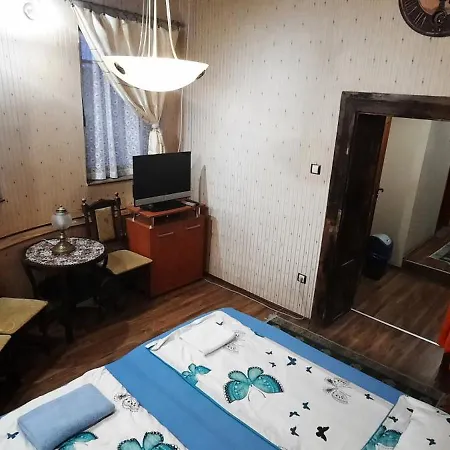 Alojamento de Acomodação e Pequeno-almoço Castle Wellness Sosto 3*