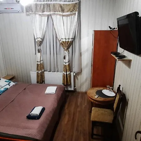 Castle Wellness Sosto Alojamento de Acomodação e Pequeno-almoço Nyíregyháza