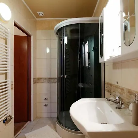 Castle Wellness Sosto Alojamento de Acomodação e Pequeno-almoço Nyíregyháza