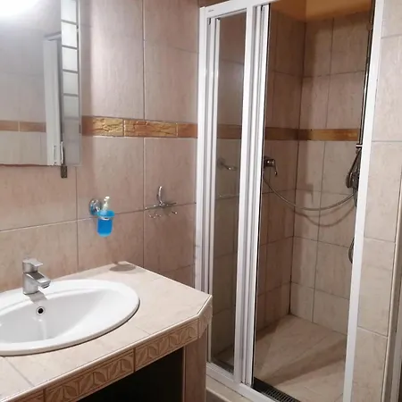 Alojamento de Acomodação e Pequeno-almoço Castle Wellness Sosto