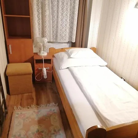 Castle Wellness Sosto Alojamento de Acomodação e Pequeno-almoço Nyíregyháza